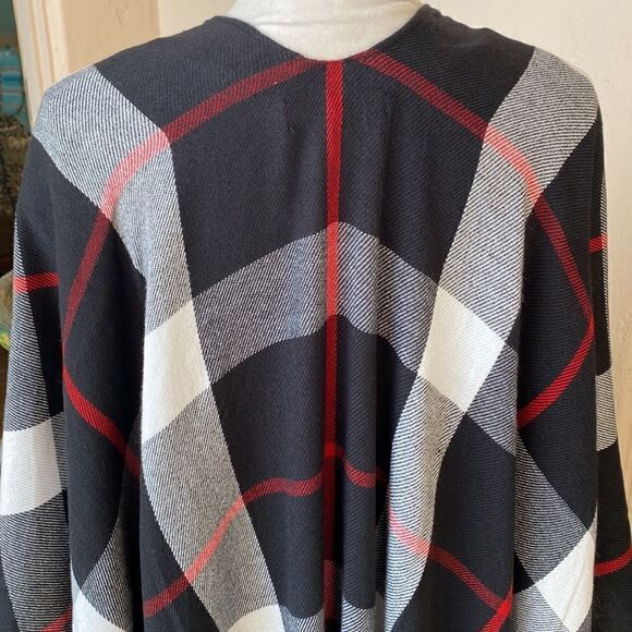 Adrienne Vittadini plaid shawl, one size fits most, very soft - Picture 6 of 7